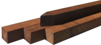 Hardhouten palen fijn bezaagd 60x60mm lengte 60cm